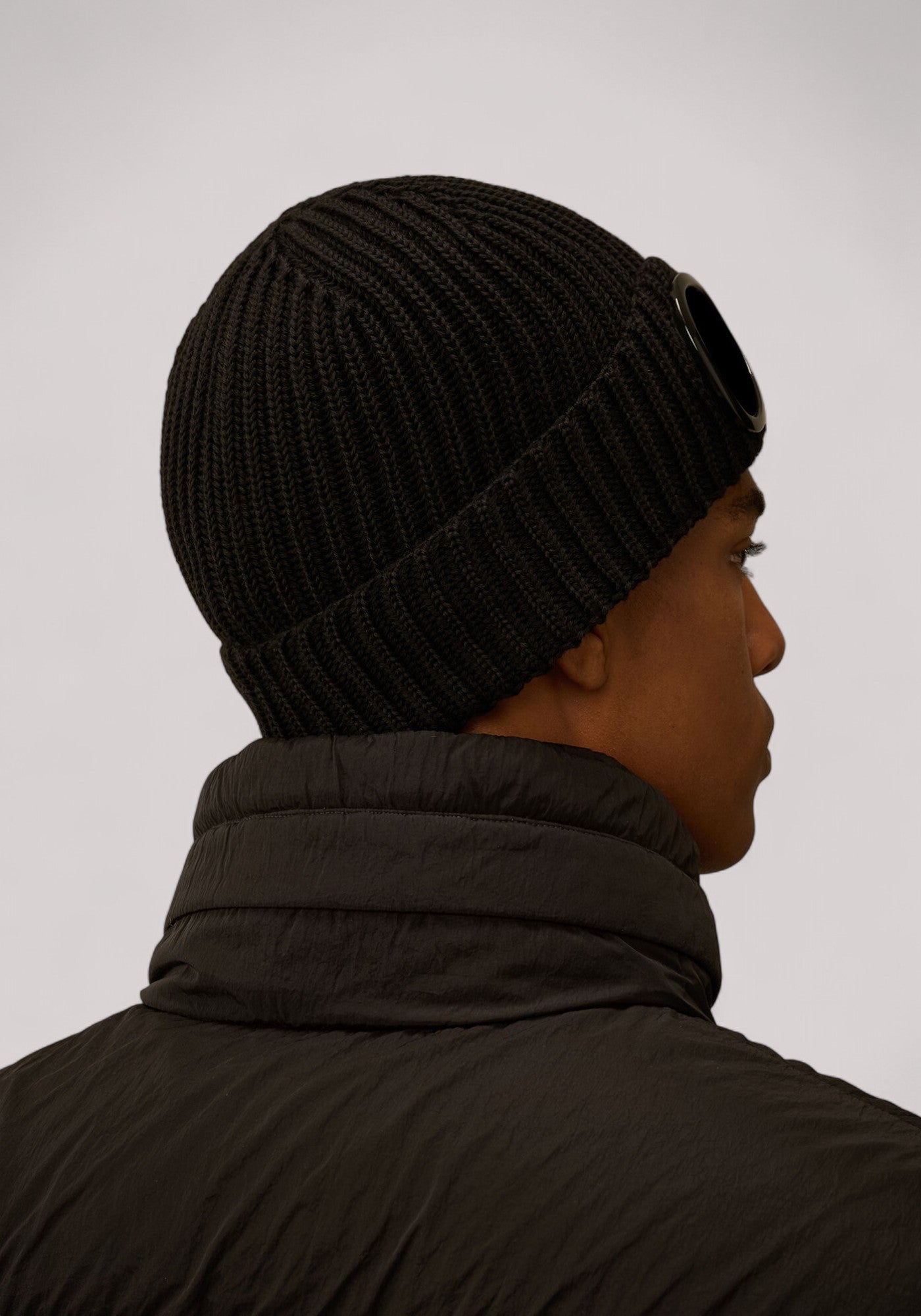 BERRETTO UOMO GOGGLE MERINO NERO
